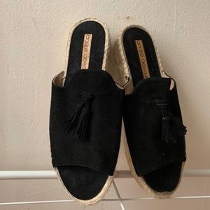 Andre Assous Black Platform Sandals